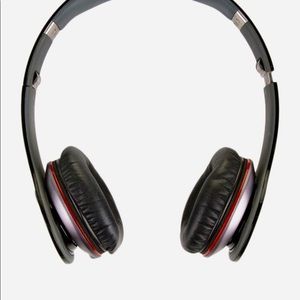 SOLD- Beats by Dre HD Solo Wired headphones.